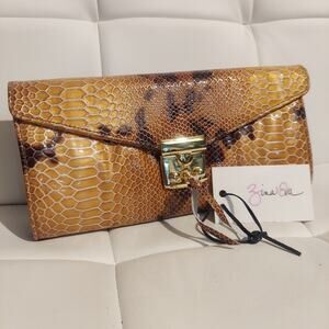 Zina Eva Honey Chocolate Snakeskin Pattern Leather Wristlet Clutch w Lock & Key
